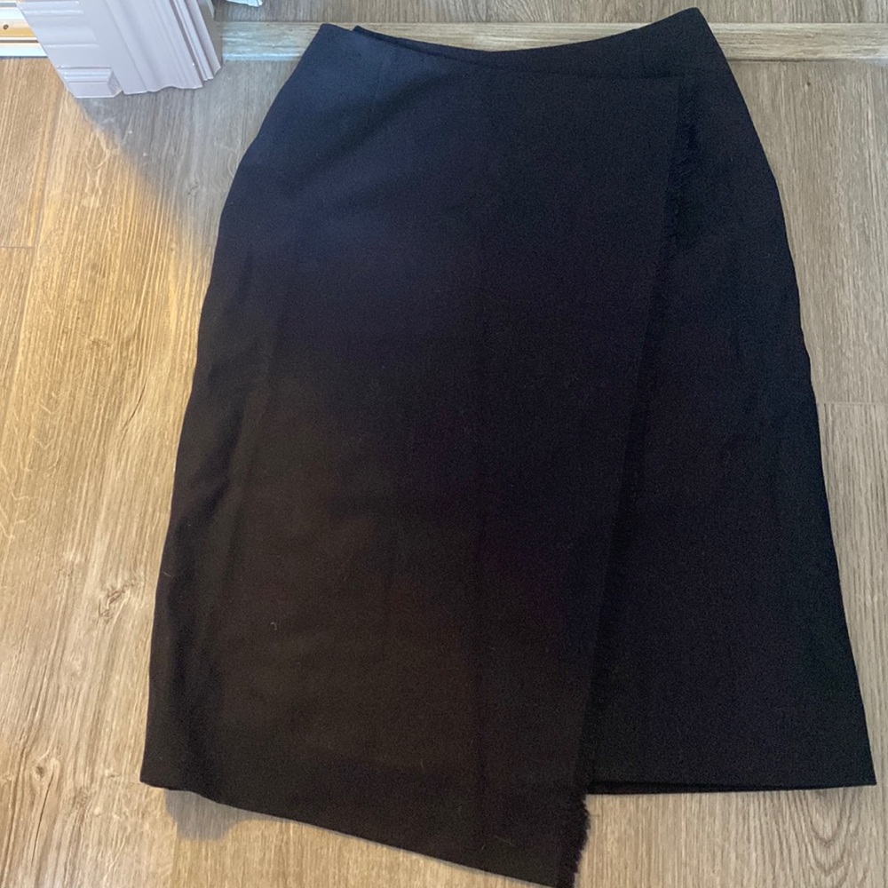 100% wool Burberry skirt